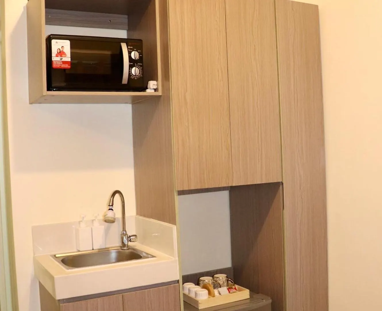 Affordable And Homey Condo In Metro Manila Message Balai Adi Blue App First Before Booking Mandaluyong Hotel